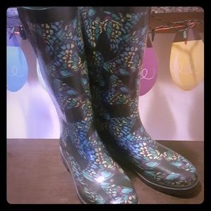 Rainboots, size 6.